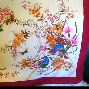 Gucci Authentic Accessory Collection Scarf